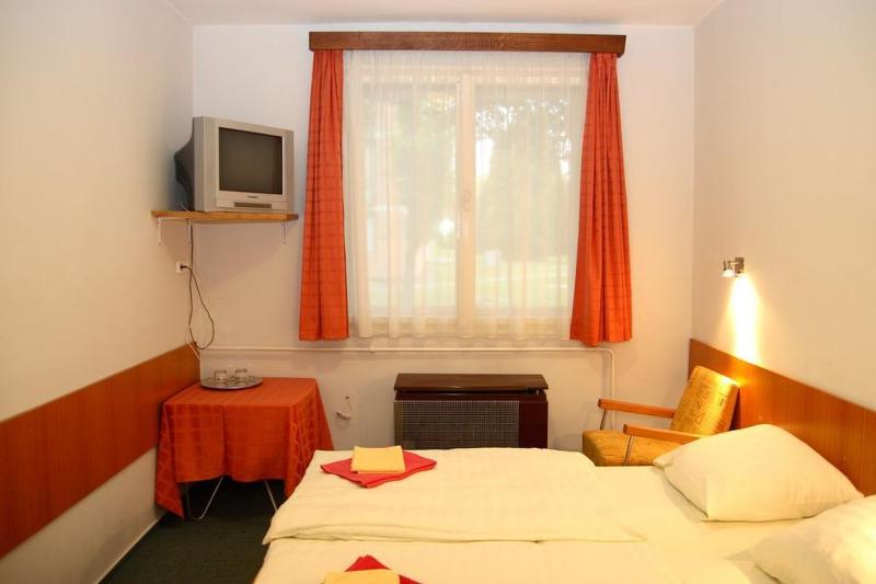 Double Room image 3
