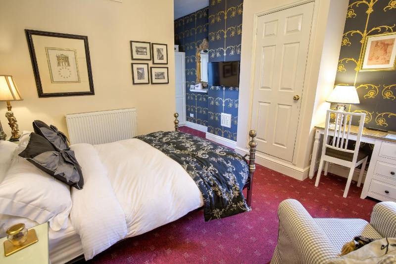 Superior Double Room image 4