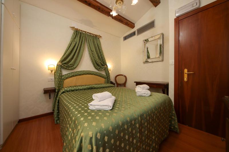 Small Double Room with Terrace image 1