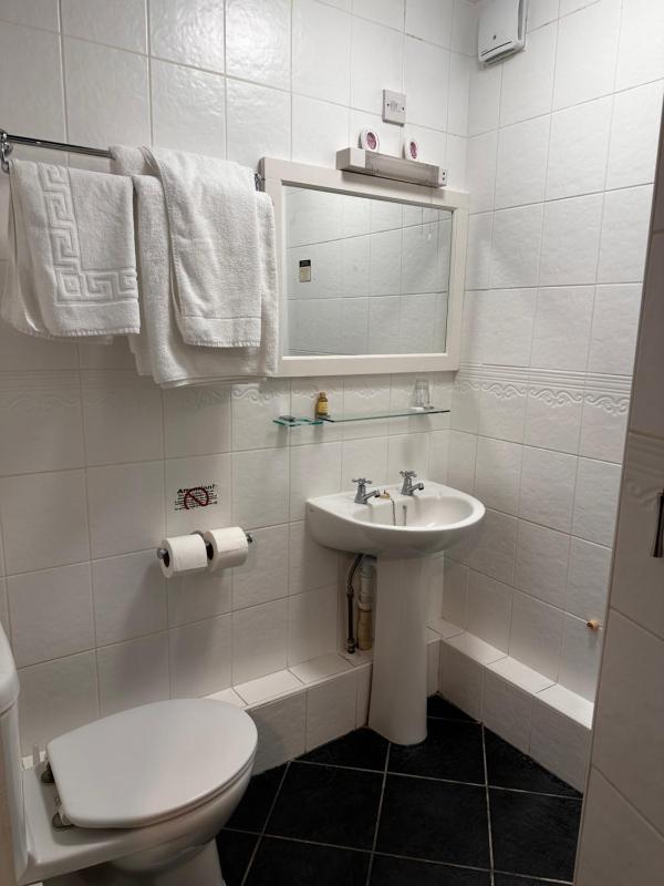 Standard Double Room with Shower image 3