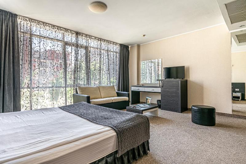 Double Room image 4