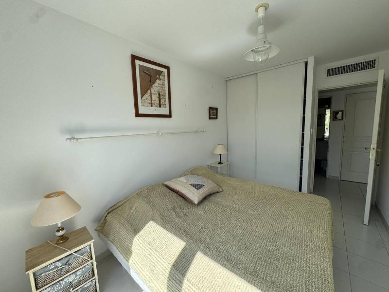 Appartement climatisé en centre-ville de Cavalaire-sur-Mer - FR-1-100-356 - image 12