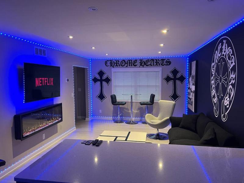 Modern Chrome Heart Haven - Fireplace Bed - image 39