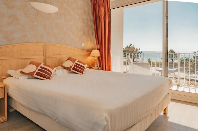 Junior Suite with Terrace image 1
