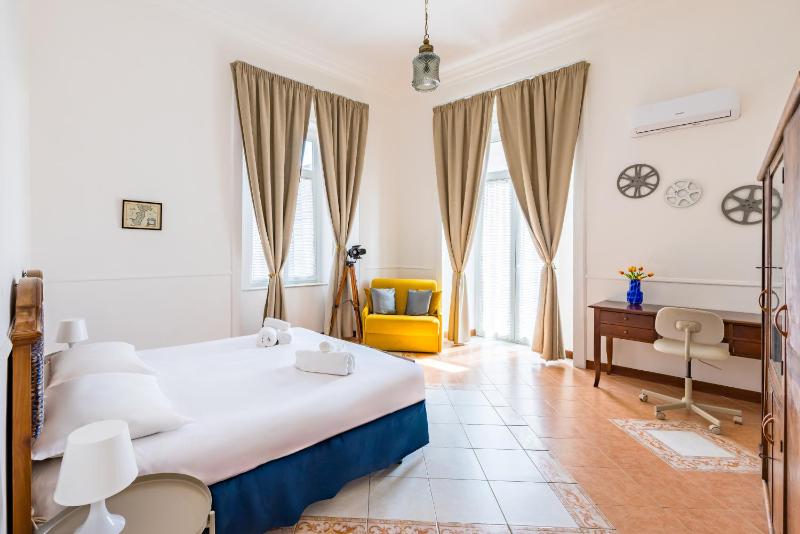 La Casa di Famiglia by NapoliApartments - image 2
