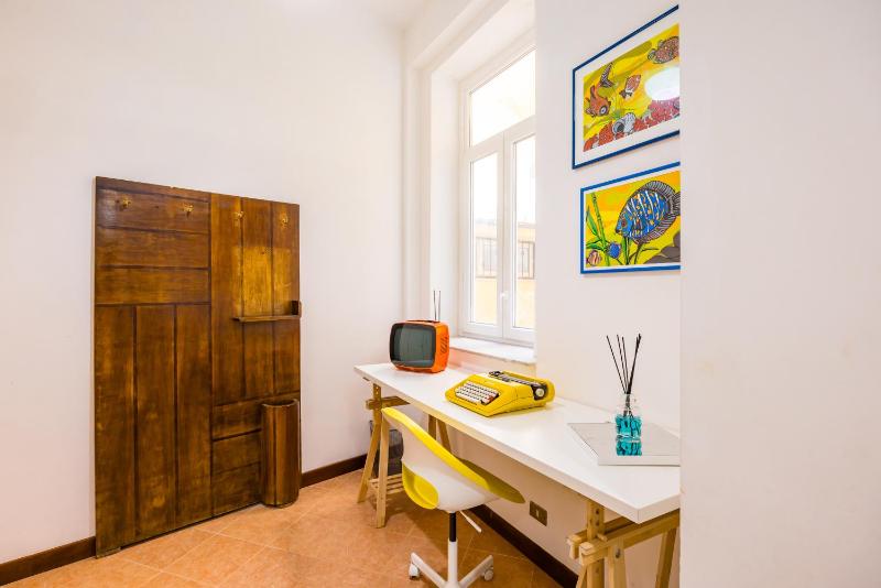 La Casa di Famiglia by NapoliApartments - image 13