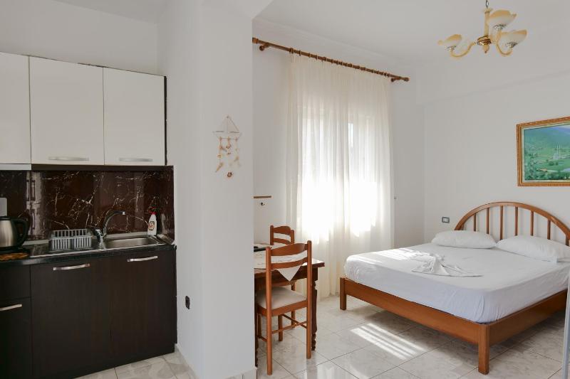 Apartments Gentian Oruci - image 4