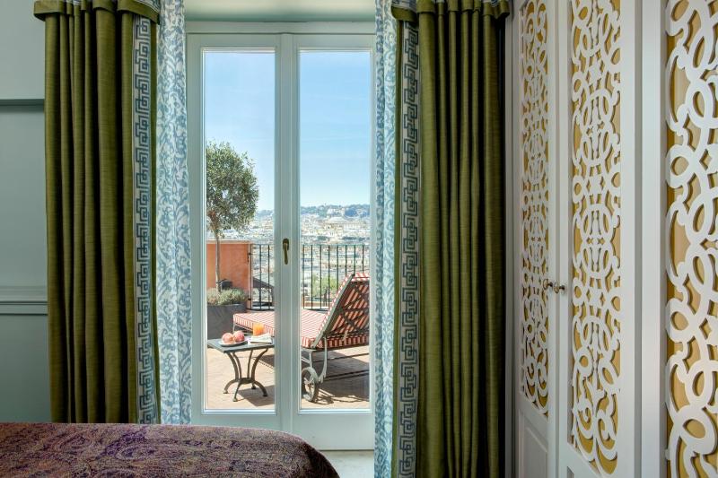 Deluxe Double or Twin Room with Panoramic View image 3