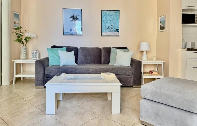 Blue Spacious Sea View Apartment - image 16