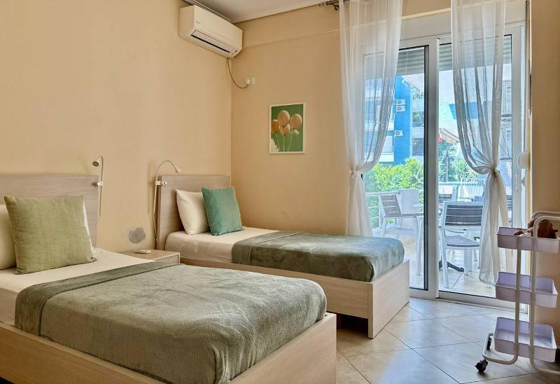 Blue Spacious Sea View Apartment - image 5