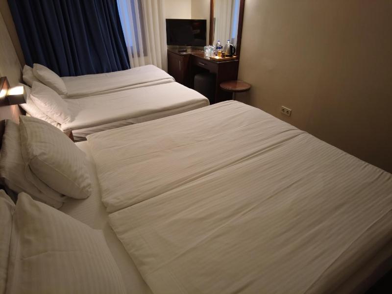 Quadruple Room image 3