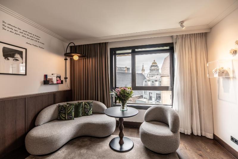 Homage Suite Audrey Hepburn with Garden View image 2