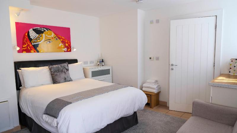 Double Room with Private Entrance image 1