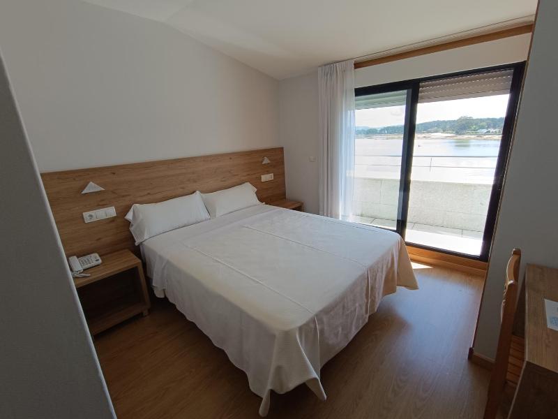 Double Room with Terrace image 3