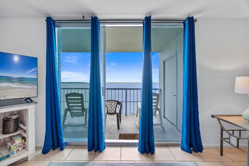 Tristan Towers Unit 4D - image 9