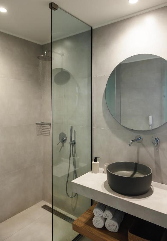 Superior Double with Sea View (2 Adults)  image 1