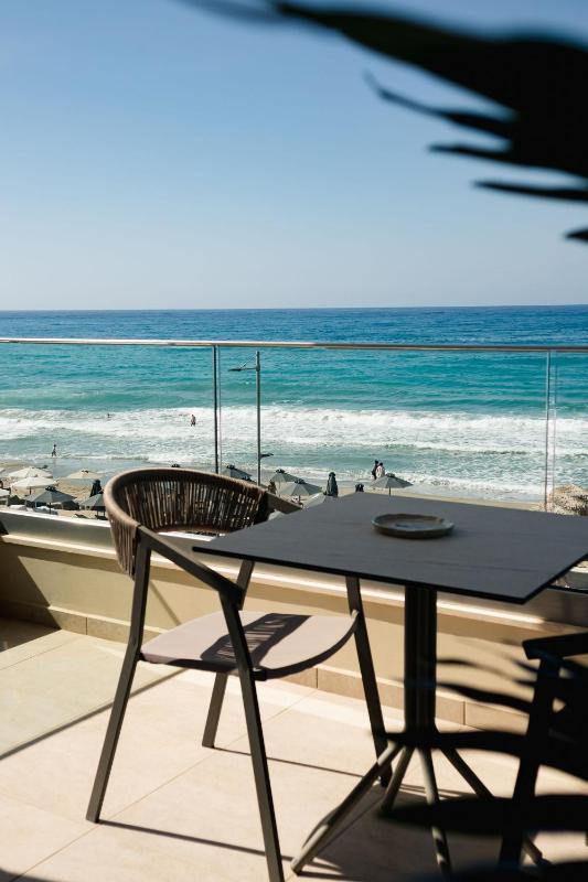 Superior Double with Sea View (2 Adults)  image 3