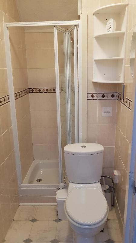 Quadruple Room with Shared Bathroom image 1