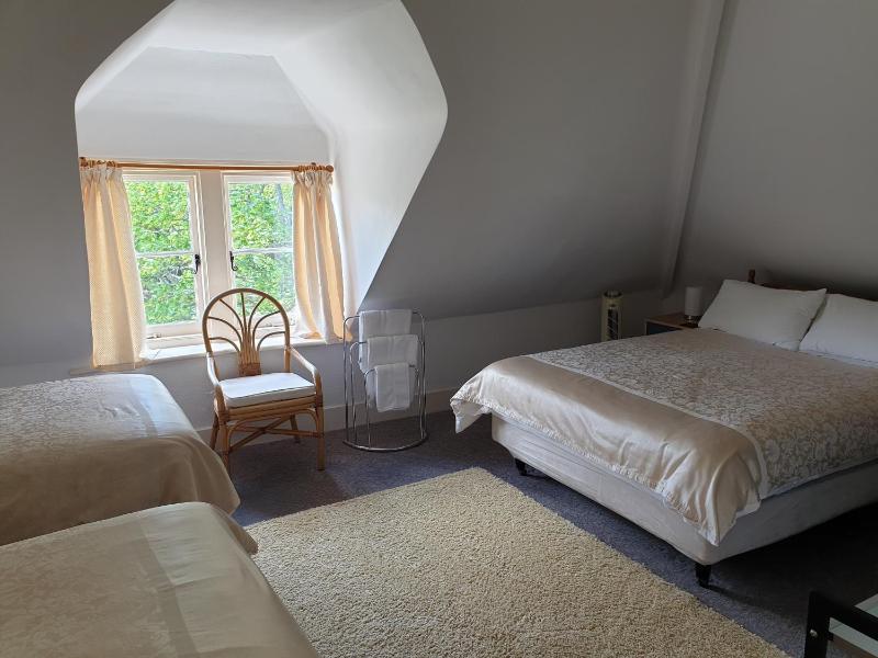 Quadruple Room with Shared Bathroom image 3