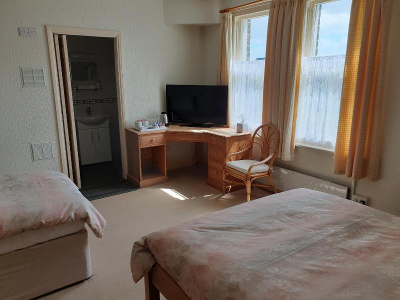 Triple Room image 2