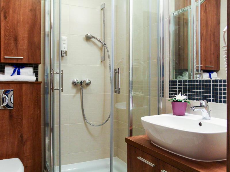 Studio with Forest View image 3