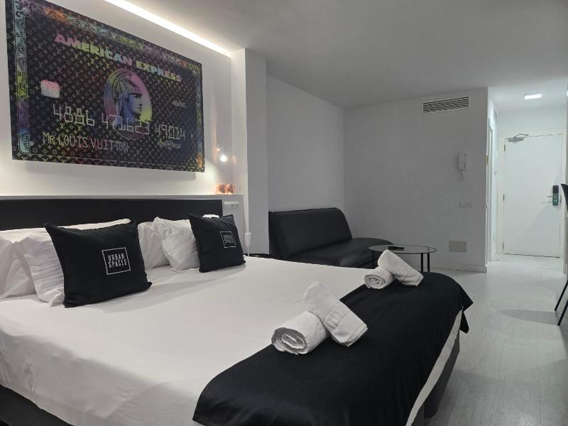 Superior Suite image 2