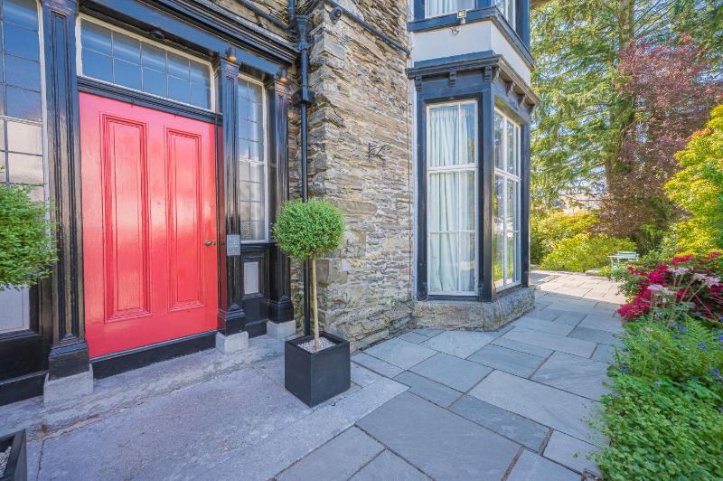 Superior King Room image 4