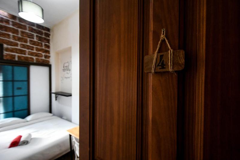 Double Room image 4