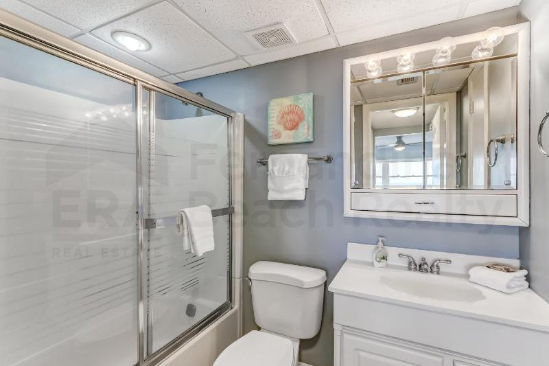 Ground floor Beachfront Corner Unit a few Steps from the Beach - image 37