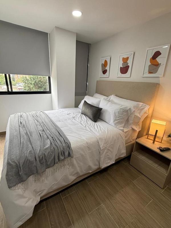 81 Living - image 5