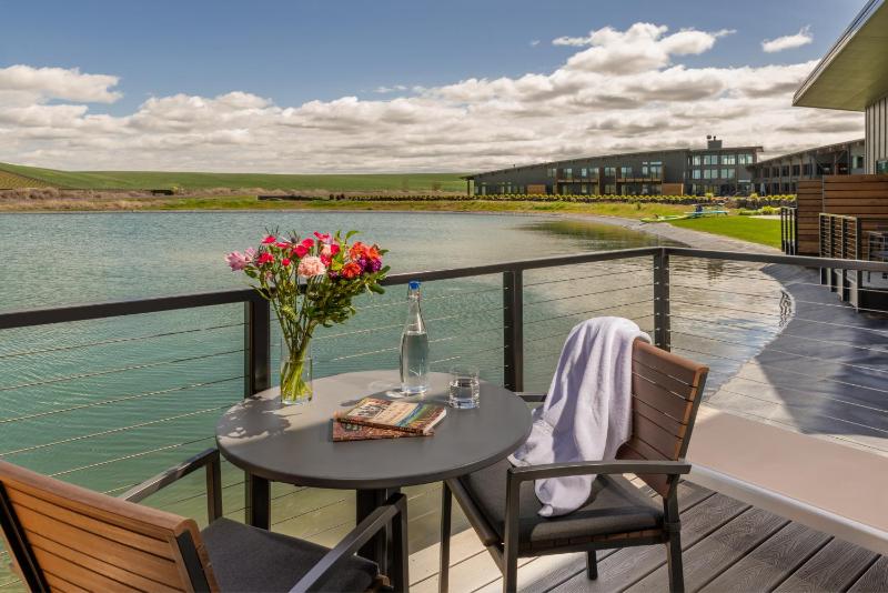 Bungalow - Water Front  image 2
