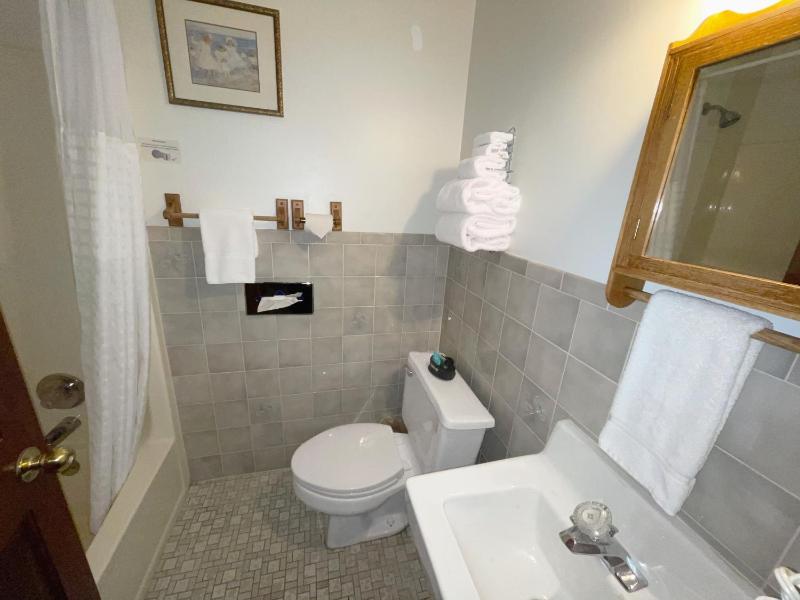 Queen River room Jacuzzi suit  image 2