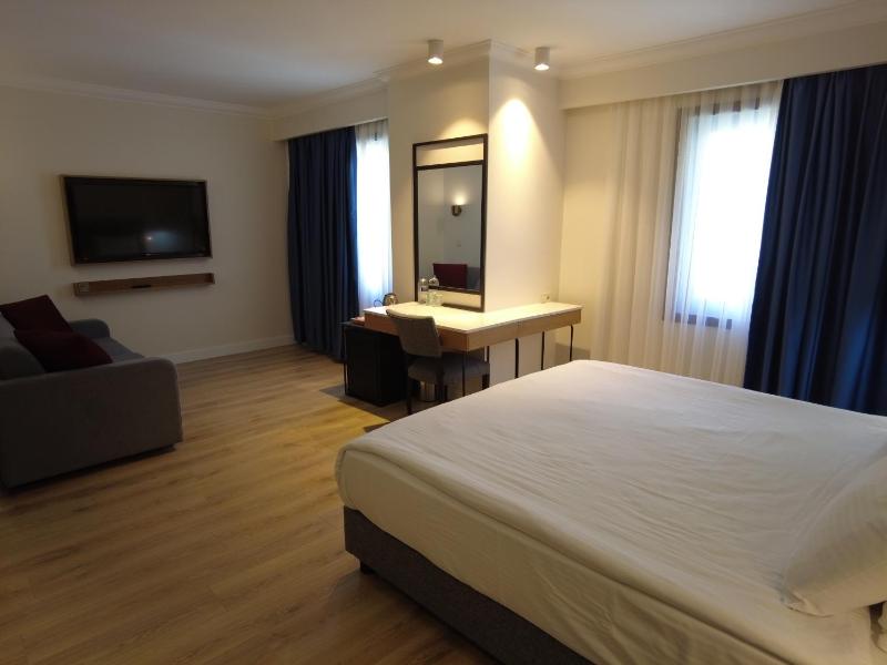 Junior Suite image 3