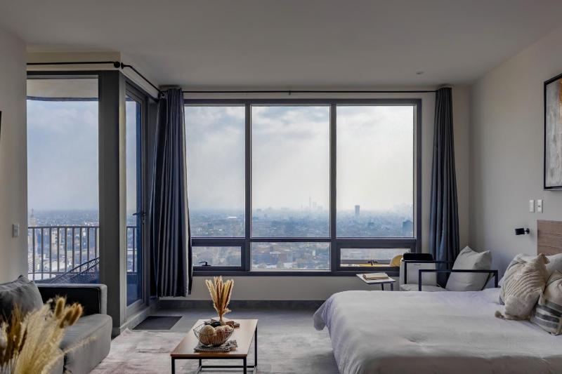 KingSize Suite in Reforma Jacuzzi & Awesome Mexico City View - image 1