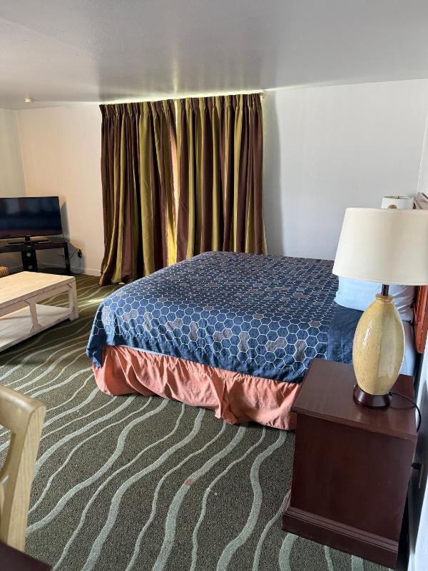 King Room image 2
