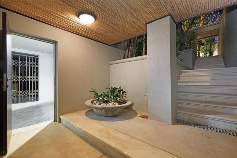 Fresnaye Ocean and Mountain Views Back Up Power - image 2