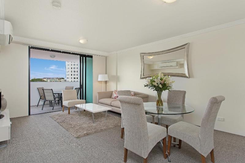 Republic Apartments Brisbane City - image 14