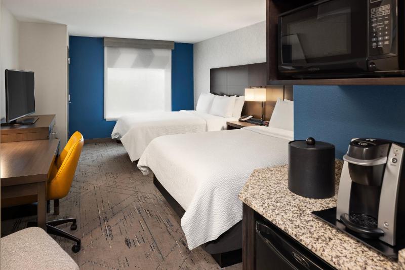 Standard Room with Two Queen Beds image 1