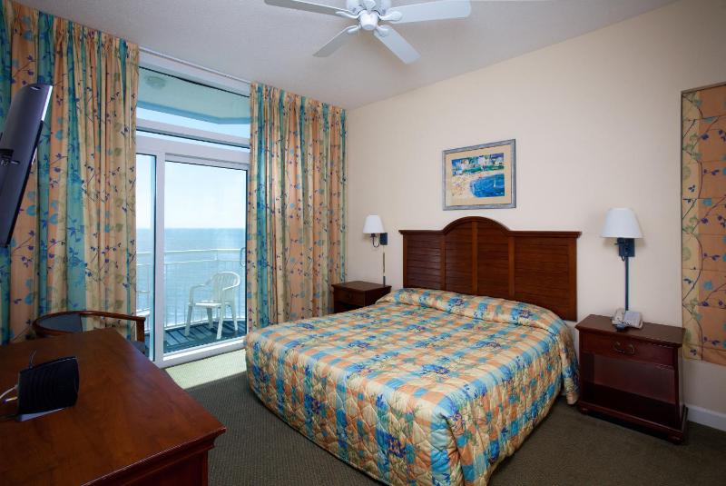2 Bedroom 2 Bath Oceanfront Condo with 1 King, 2 Queens and 1 Sleeper Sofa - T20  image 4