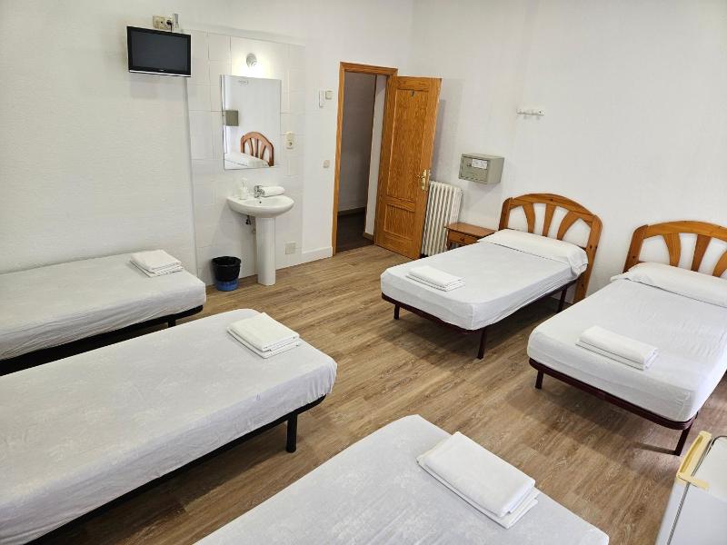 Hostal Miralva - image 8