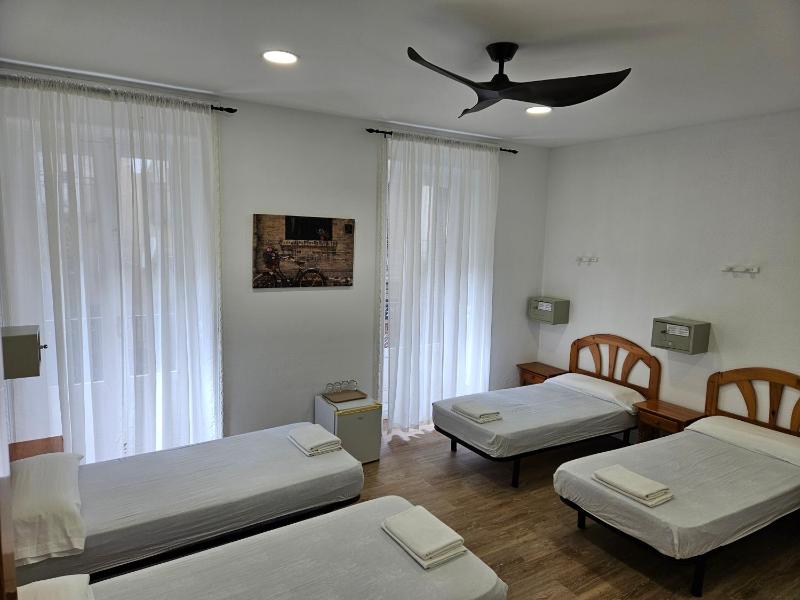 Hostal Miralva - image 10