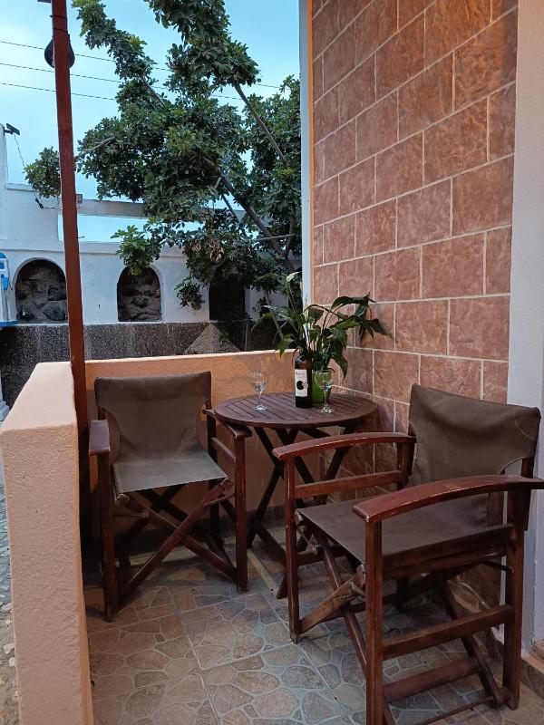 Studio (3 Adults) image 1