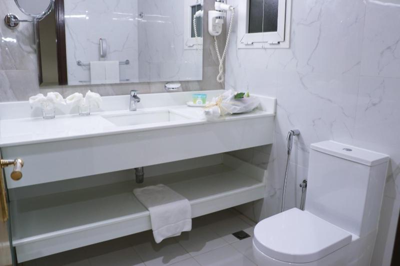 1-Bedroom Suite image 1