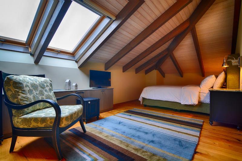 Superior Deluxe Double Room  image 4