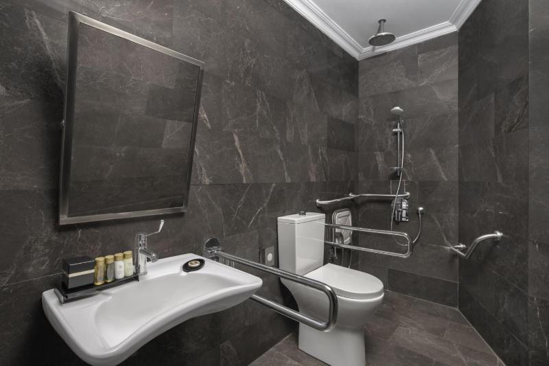 Standard Double Room image 2