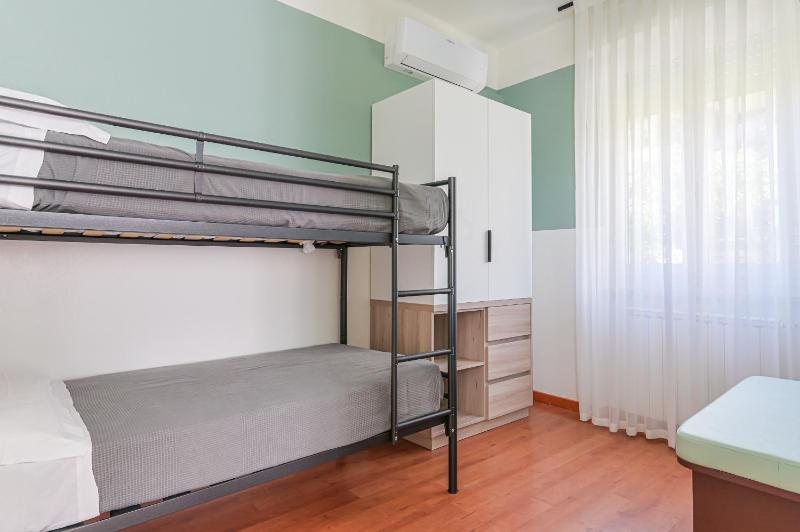 Quadruple Room image 4