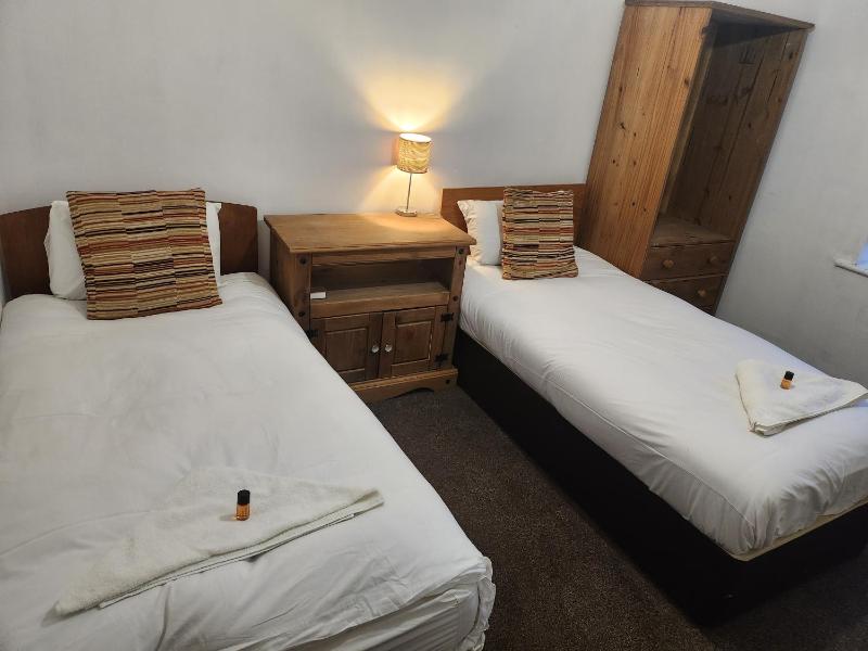 Budget Twin Room image 1