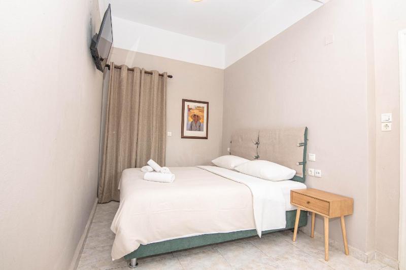 Economy Double Room image 2