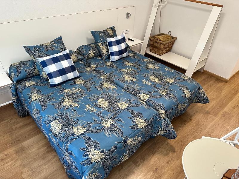 Superior Twin Room with Garden View image 1