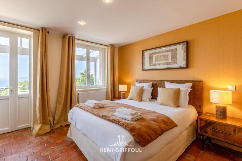 La Tour de lEstuaire Panoramic Sea View & Private Terrace - image 34